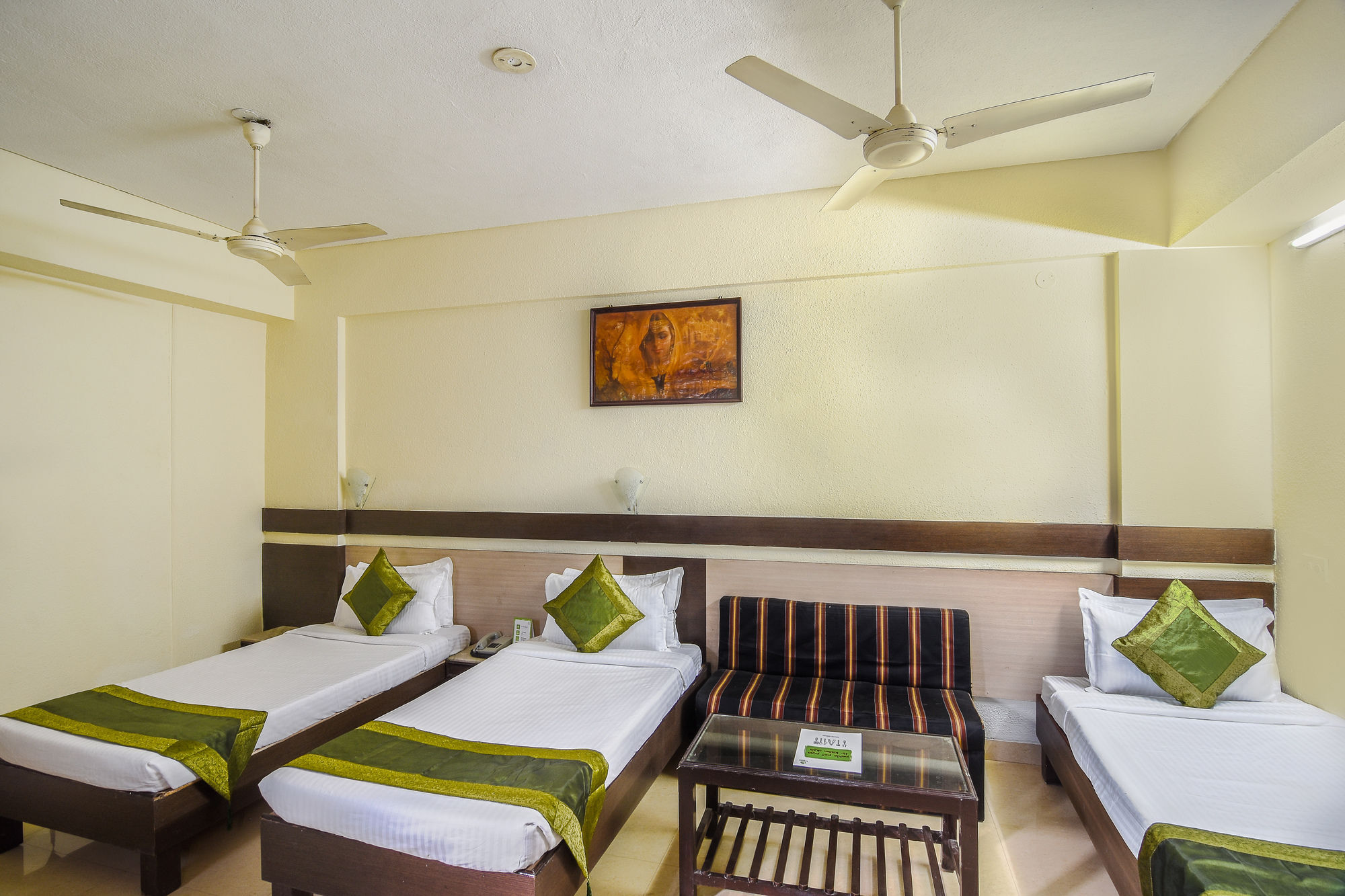 Hotel The Shagun Bhopal Esterno foto