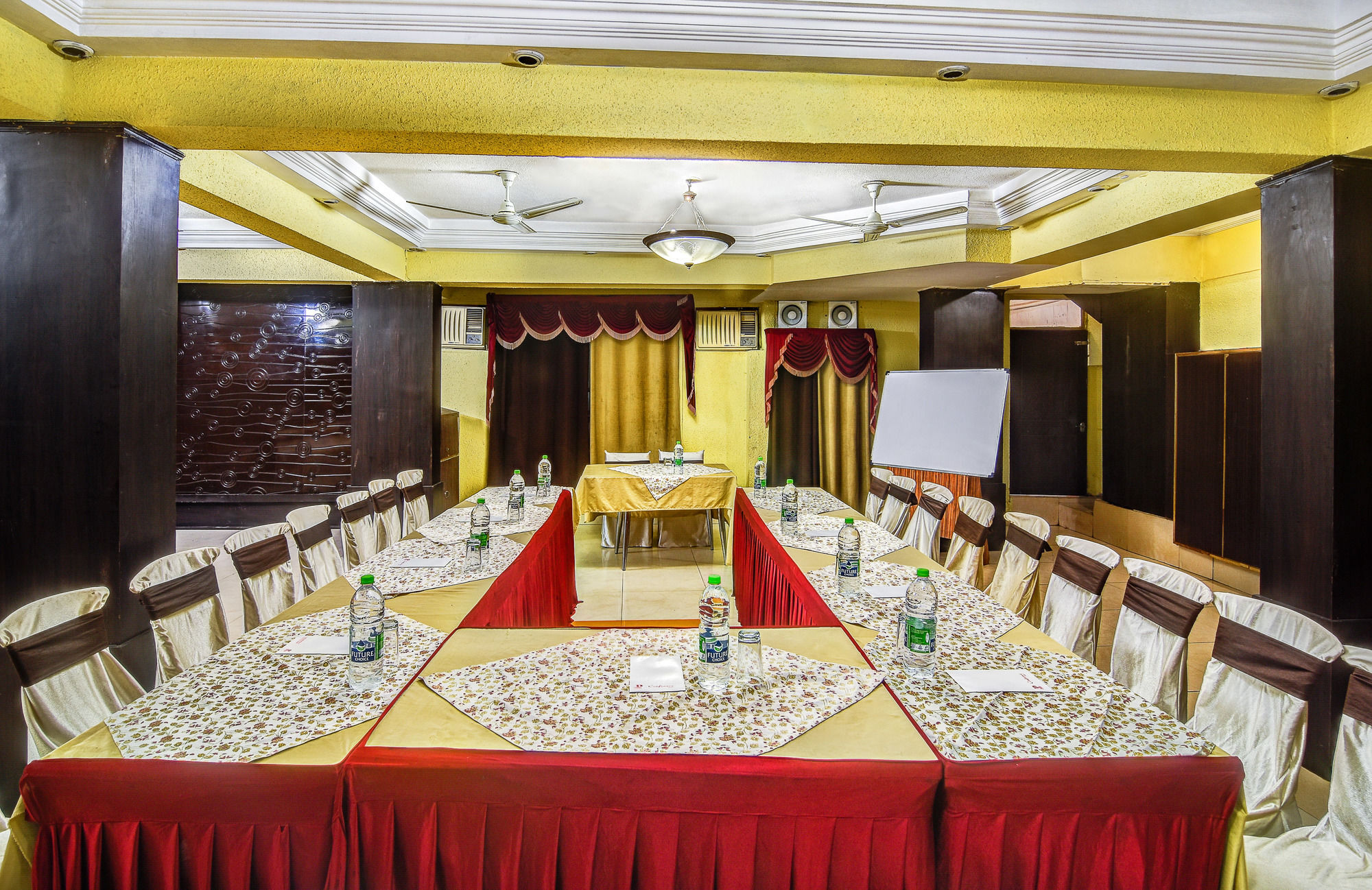 Hotel The Shagun Bhopal Esterno foto