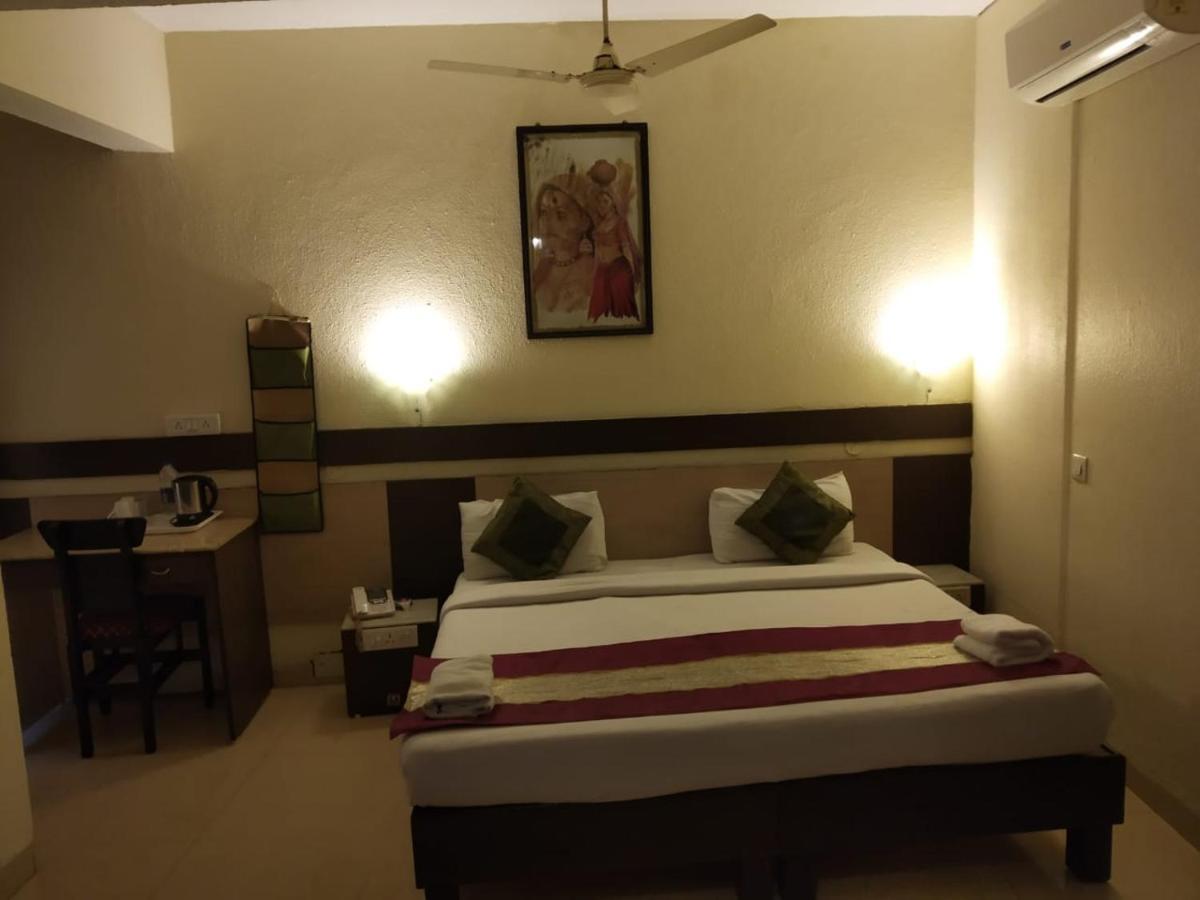 Hotel The Shagun Bhopal Esterno foto